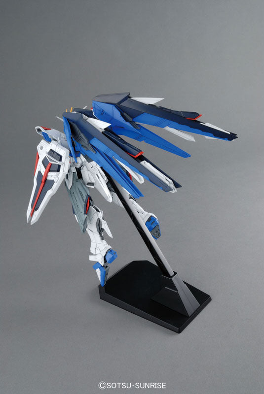 MG 1/100 Freedom Gundam 2.0